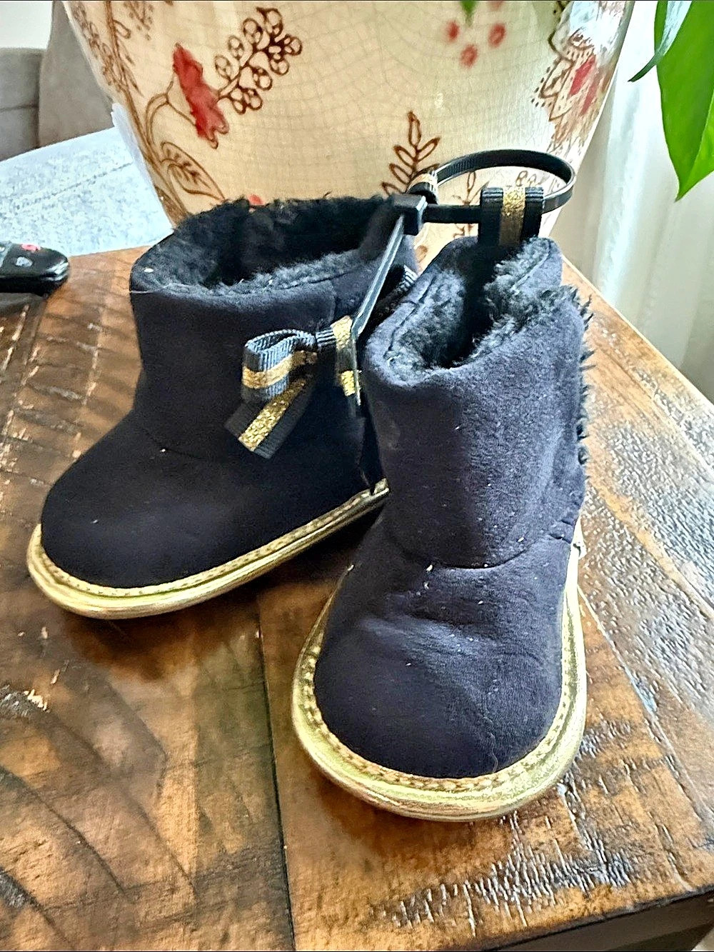 bebe baby Black Gold Trim Boots Size 211